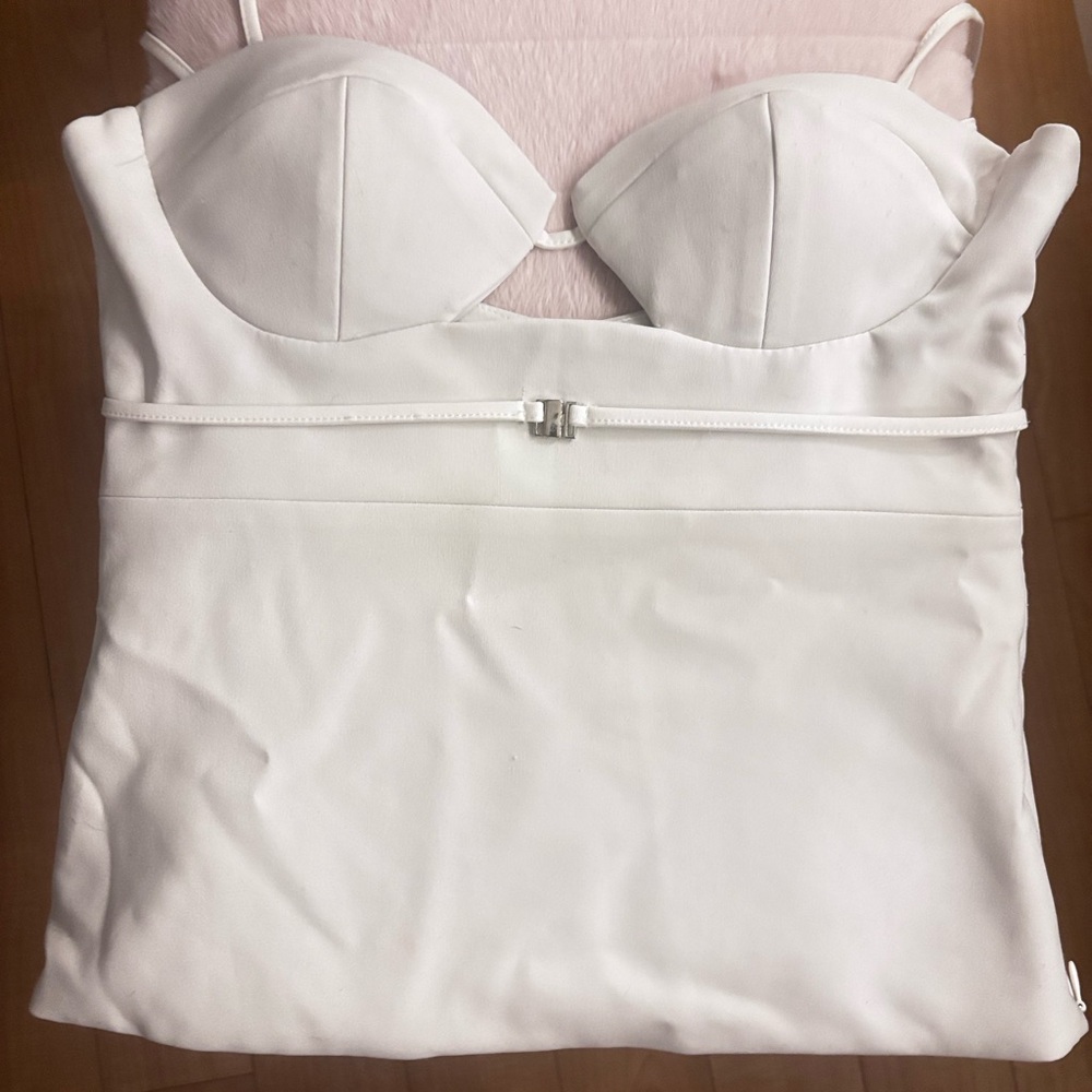 Zara White buckle front Top